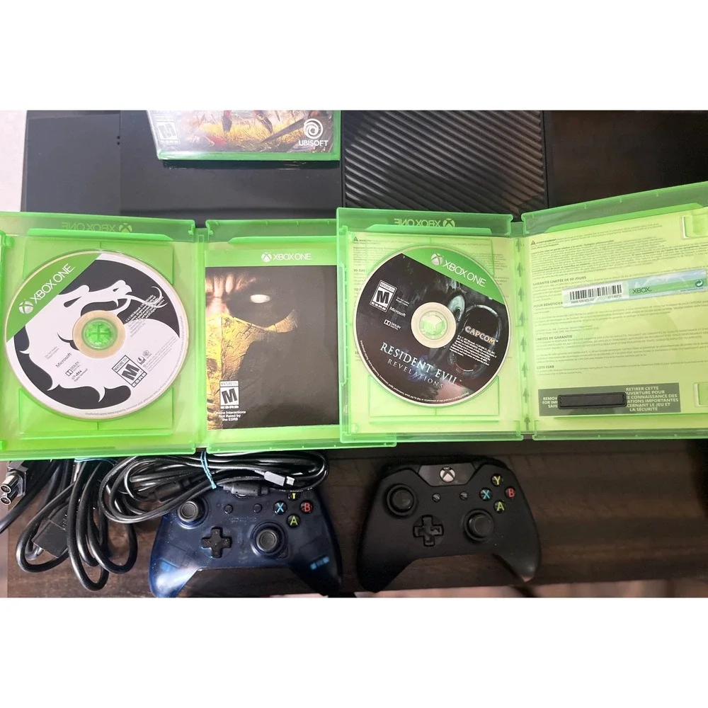 Microsoft Xbox One 500GB Console Bundle 2 Controllers 3 Games